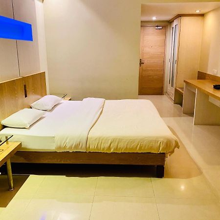 Hotel Rama Krishna Lonavala Kültér fotó