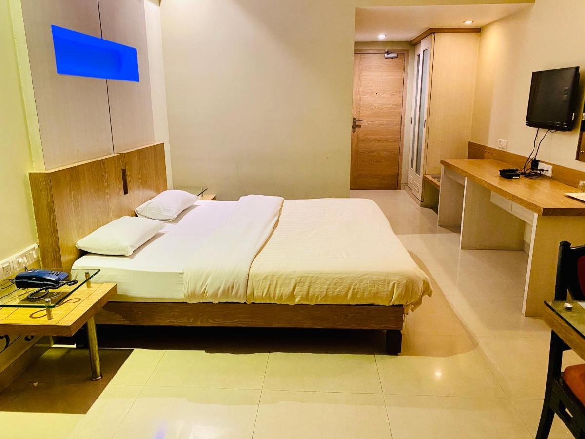 Hotel Rama Krishna Lonavala Kültér fotó